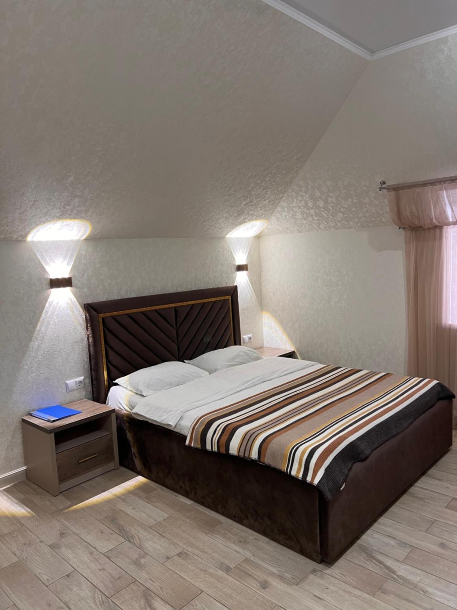 Hotel Гостинично-Банный Комплекс Майами Люкс Kustanaj Zewnętrze zdjęcie